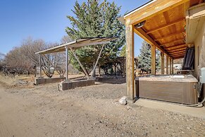 Artsy Studio w/ Patio: 25 Mi to Santa Fe