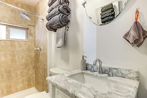 Artsy Studio w/ Patio: 25 Mi to Santa Fe