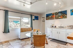 Artsy Studio w/ Patio: 25 Mi to Santa Fe