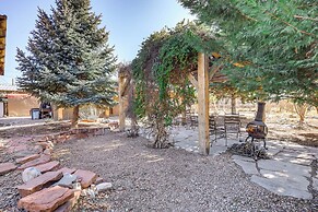 Artsy Studio w/ Patio: 25 Mi to Santa Fe