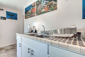 Artsy Studio w/ Patio: 25 Mi to Santa Fe