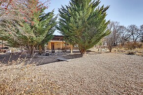 Artsy Studio w/ Patio: 25 Mi to Santa Fe