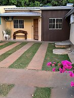 Casa Flor do Ipê Homes