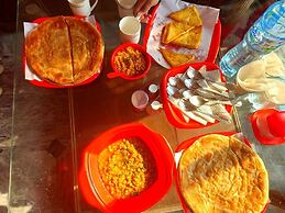 Red Rose Hotel & restaurent