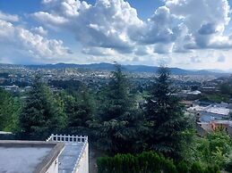 Red Rose Hotel & restaurent