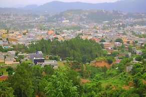 Red Rose Hotel & restaurent