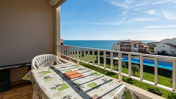 Sunny Apartment by the Sea