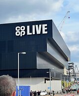 Modern Townhouse-free Parking-game Room-w-ifi