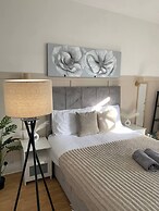 Modern Townhouse-free Parking-game Room-w-ifi