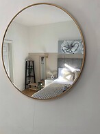 Modern Townhouse-free Parking-game Room-w-ifi