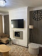 Modern Townhouse-free Parking-game Room-w-ifi