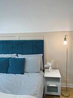 Modern Townhouse-free Parking-game Room-w-ifi