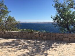 Charming Apartment in Lukovo Šugarje With Mountain Views