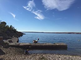 Charming Apartment in Lukovo Šugarje With Mountain Views