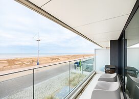 Apartment in Koksijde With Stunning Sea Views