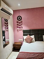 HOTEL SUNRISE CAVE