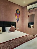 HOTEL SUNRISE CAVE