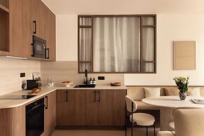 Elegant Apartment - AC- 2br-6p- Madeleine