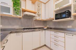 FLIPHAUS Ayacucho 1800