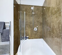 2br-sleeps4-citycentre-freeparking