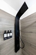 Urban Chic Luxury Suite Apartments