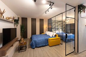 Urban Chic Luxury Suite Apartments
