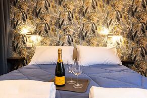 Urban Chic Luxury Suite Apartments