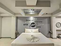 Hollywood Dannok Hotel