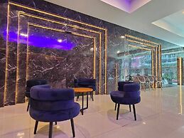 Hollywood Dannok Hotel