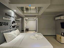 Hollywood Dannok Hotel