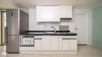 Pocheo Welcome Paw and Meow Pet Pension