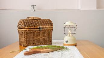 Pocheo Welcome Paw and Meow Pet Pension