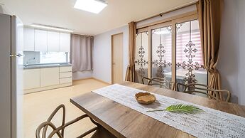 Pocheo Welcome Paw and Meow Pet Pension