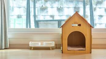 Pocheo Welcome Paw and Meow Pet Pension