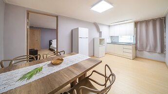 Pocheo Welcome Paw and Meow Pet Pension