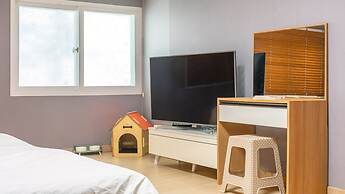 Pocheo Welcome Paw and Meow Pet Pension