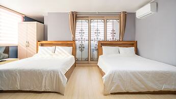 Pocheo Welcome Paw and Meow Pet Pension