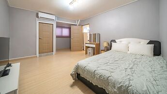 Pocheo Welcome Paw and Meow Pet Pension