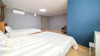 Pocheo Welcome Paw and Meow Pet Pension