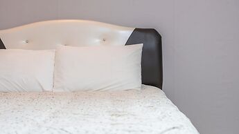 Pocheo Welcome Paw and Meow Pet Pension