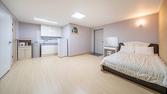 Pocheo Welcome Paw and Meow Pet Pension