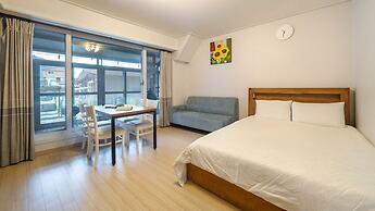 Pocheo Welcome Paw and Meow Pet Pension