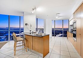 Level 45 Luxury Sub-Penthouse in Surfers