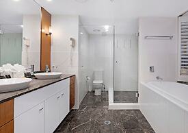 Level 45 Luxury Sub-Penthouse in Surfers