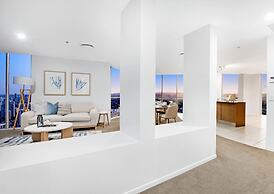 Level 45 Luxury Sub-Penthouse in Surfers