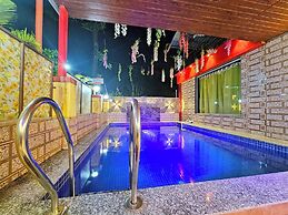 Mountain Majesty Villa