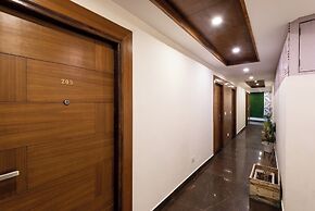 Shining hills by Lawrence Hotels