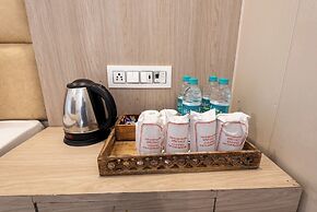 Shining hills by Lawrence Hotels