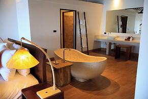 Chaloklum Residence by Kupu