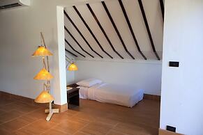 Chaloklum Residence by Kupu